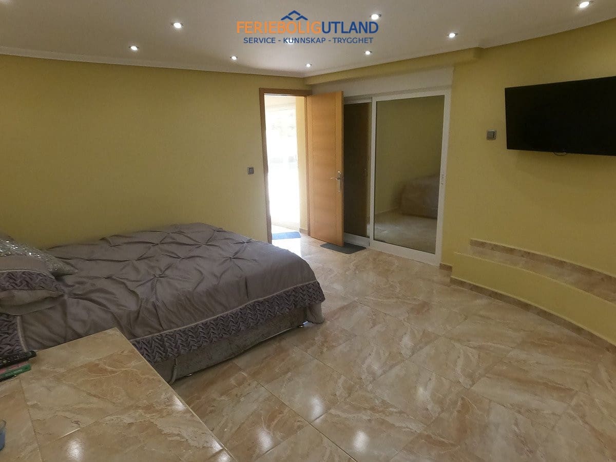 5 Zimmer Villa zu verkaufen in Algorfa mit Pool Garage - 780.000 € (Ref: 10012566)