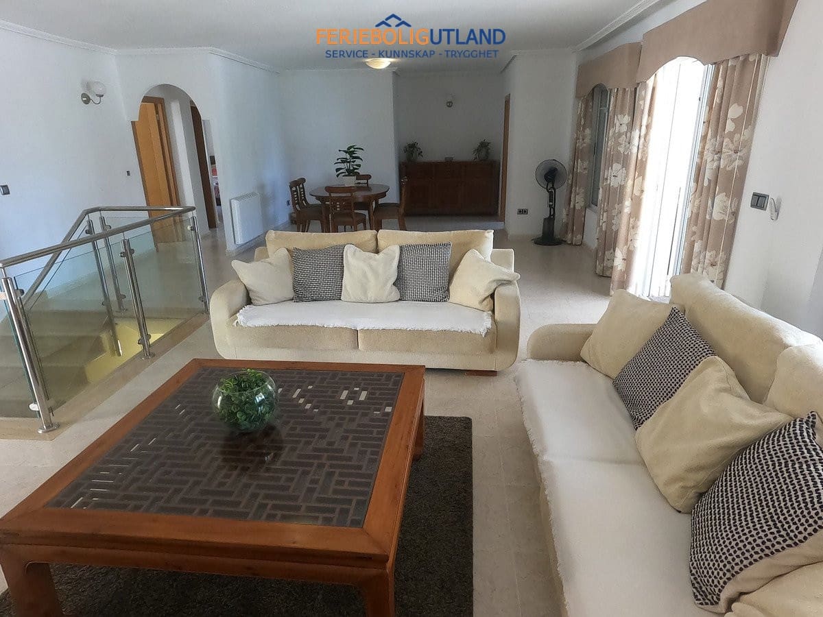 5 Zimmer Villa zu verkaufen in Algorfa mit Pool Garage - 780.000 € (Ref: 10012566)