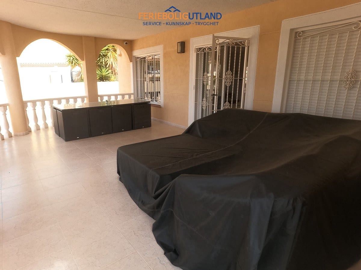5 Zimmer Villa zu verkaufen in Algorfa mit Pool Garage - 780.000 € (Ref: 10012566)