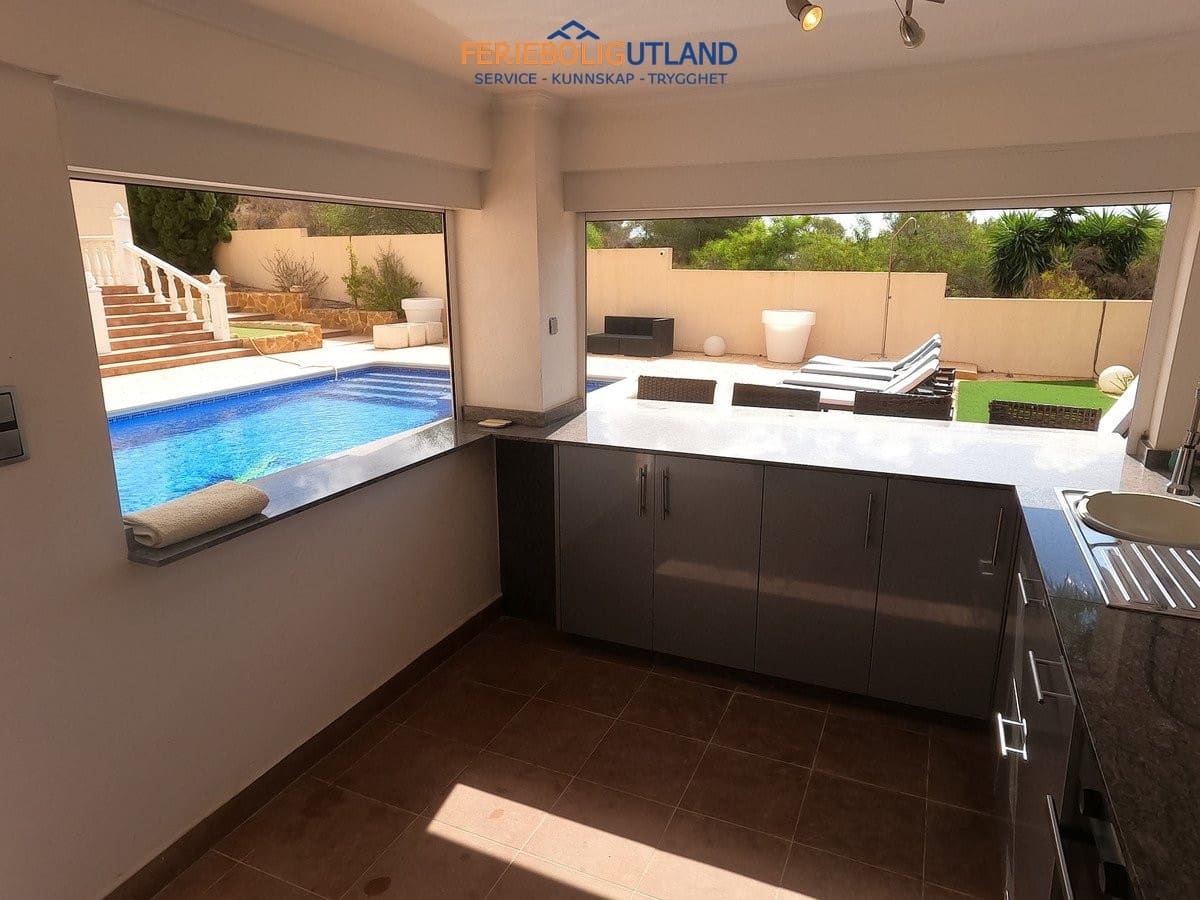 5 Zimmer Villa zu verkaufen in Algorfa mit Pool Garage - 780.000 € (Ref: 10012566)