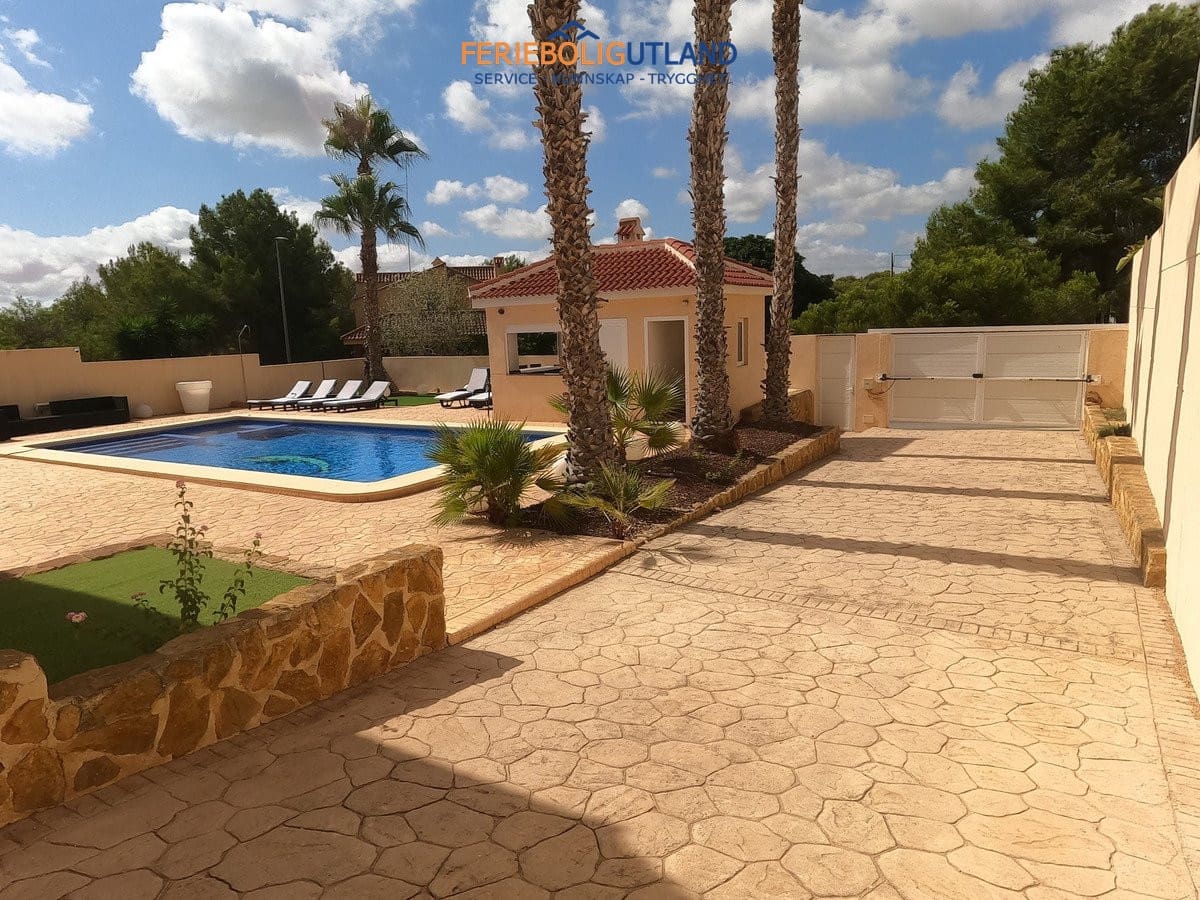 5 Zimmer Villa zu verkaufen in Algorfa mit Pool Garage - 780.000 € (Ref: 10012566)