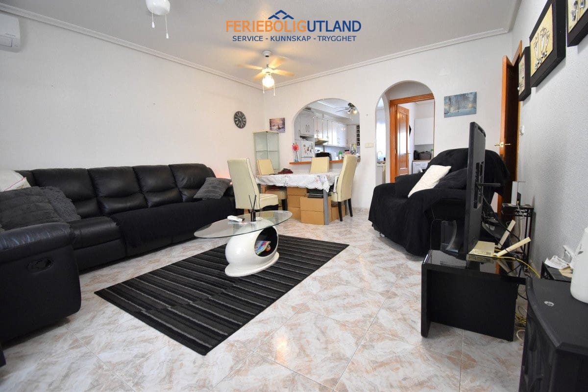 4 slaapkamer Huis te koop in Playa Flamenca met zwembad garage - € 290.000 (Ref: 10012567)