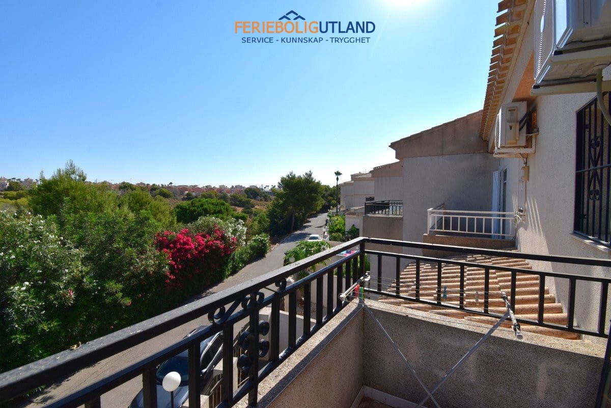 4 slaapkamer Huis te koop in Playa Flamenca met zwembad garage - € 290.000 (Ref: 10012567)
