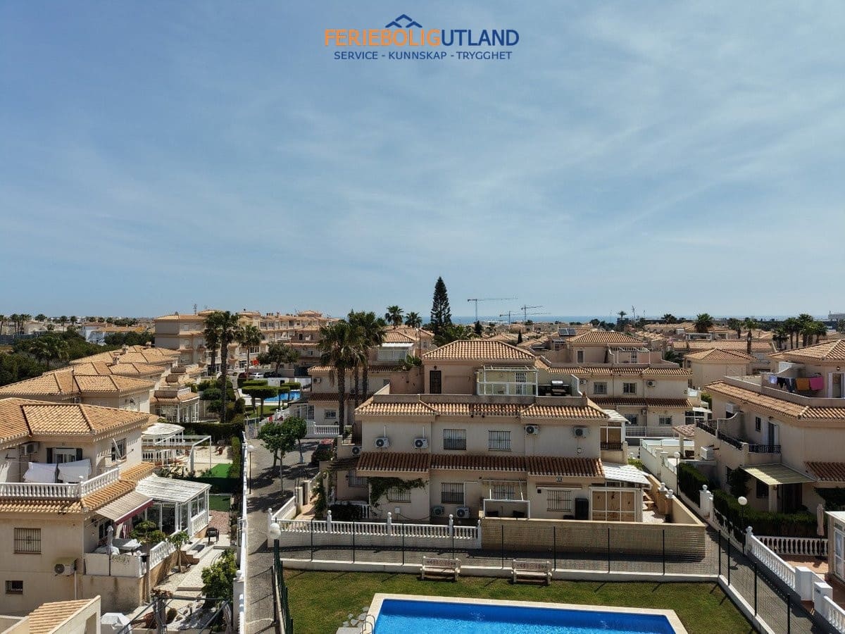 4 slaapkamer Huis te koop in Playa Flamenca met zwembad garage - € 290.000 (Ref: 10012567)