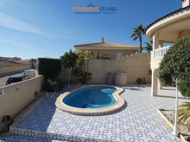 4 bedroom Villa for sale in Ciudad Quesada, Rojales with pool garage - € 649,000 (Ref: 10012568)