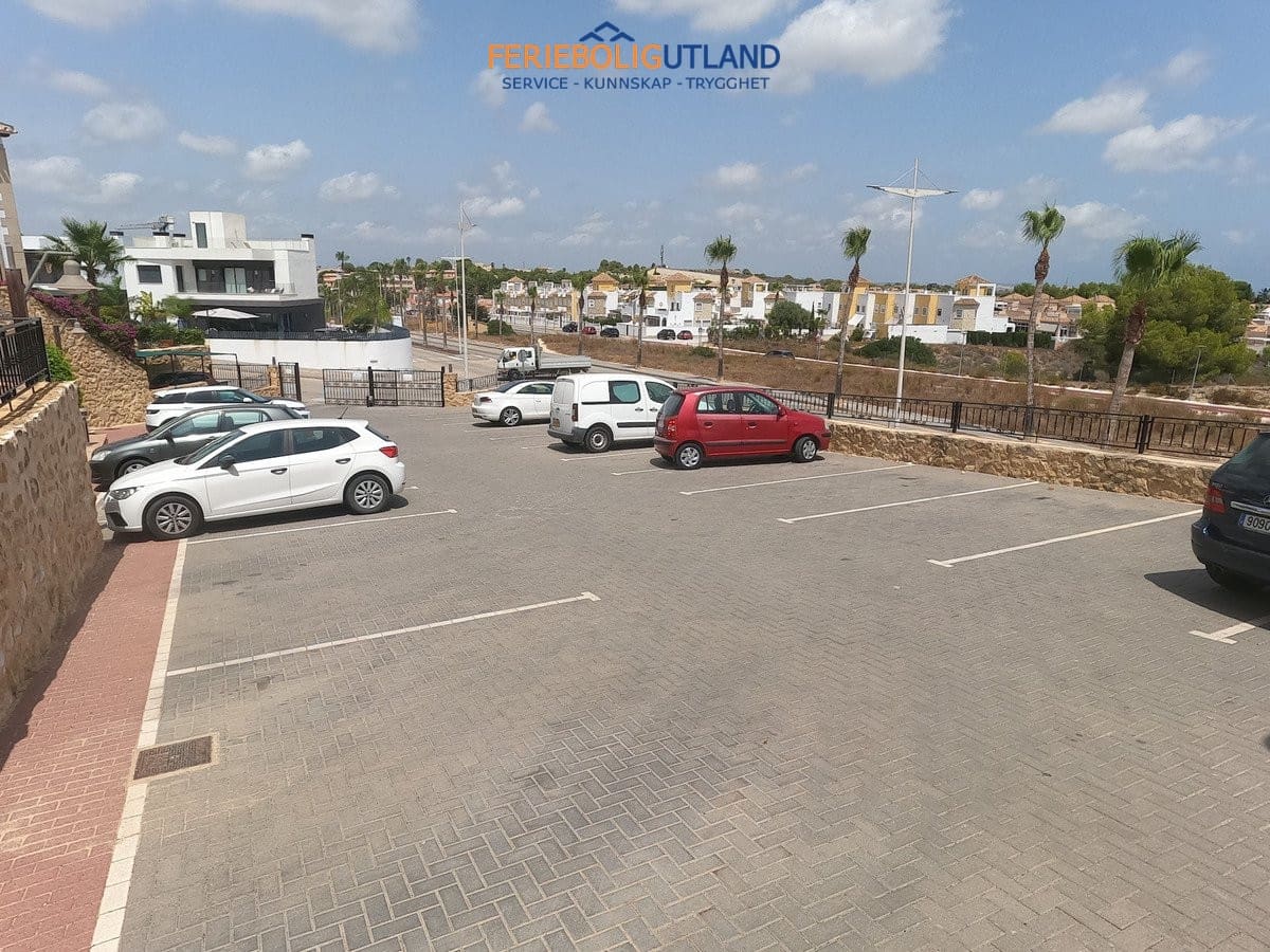 2 bedroom Apartment for sale in Algorfa with pool garage - € 184,995 (Ref: 10012570)