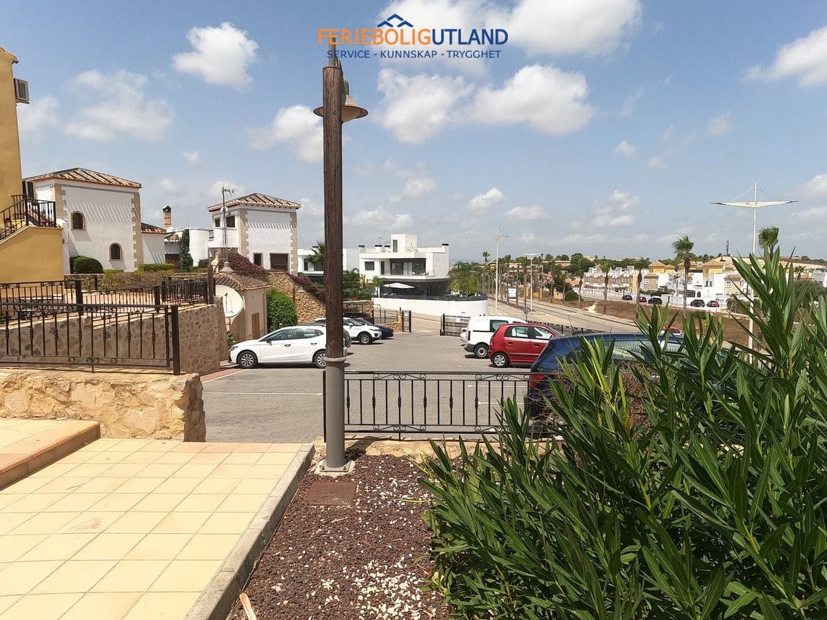 2 bedroom Apartment for sale in Algorfa with pool garage - € 184,995 (Ref: 10012570)