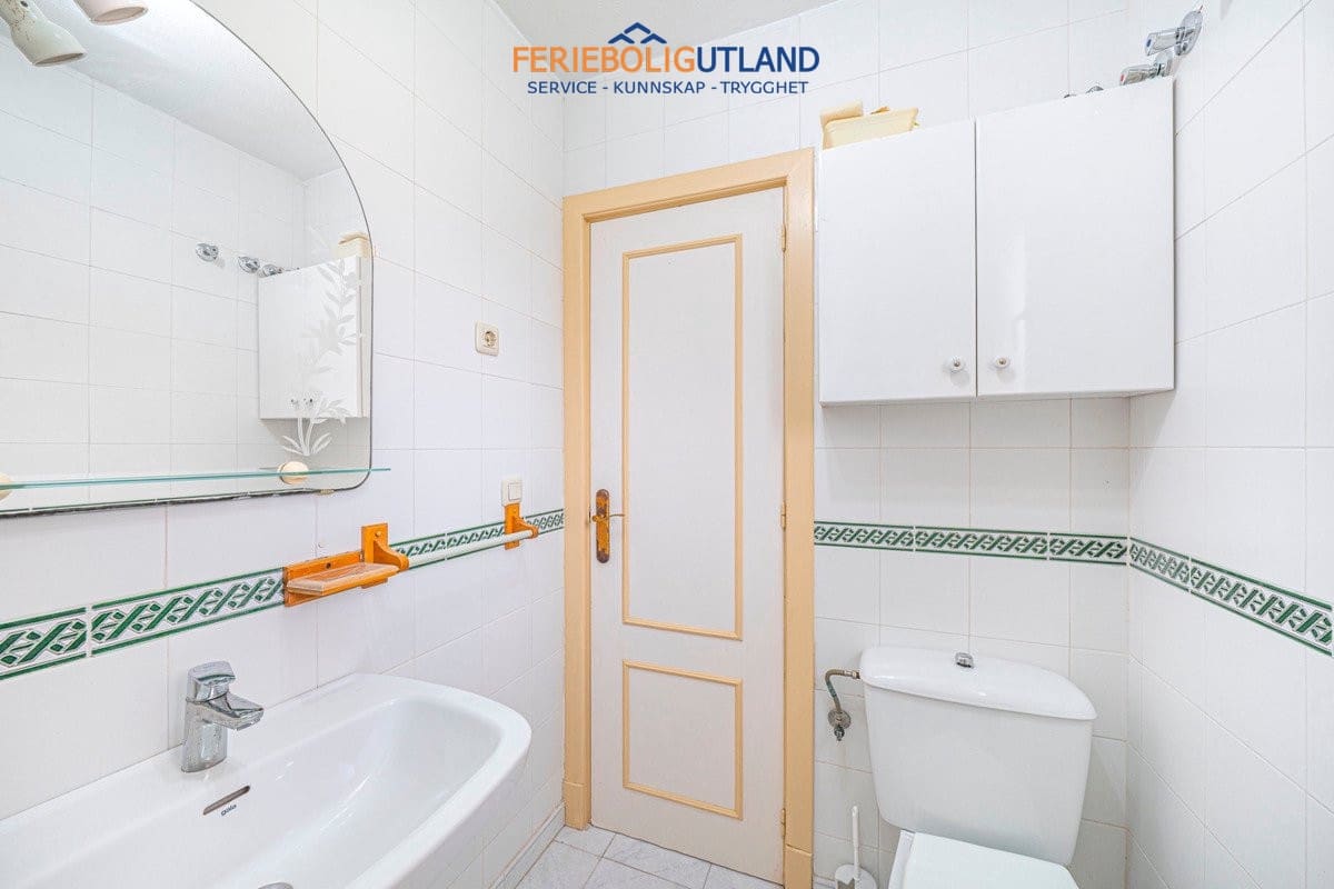 2 soverom Leilighet til salgs i Torrevieja med svømmebasseng garasje - € 129 000 (Ref: 10015844)