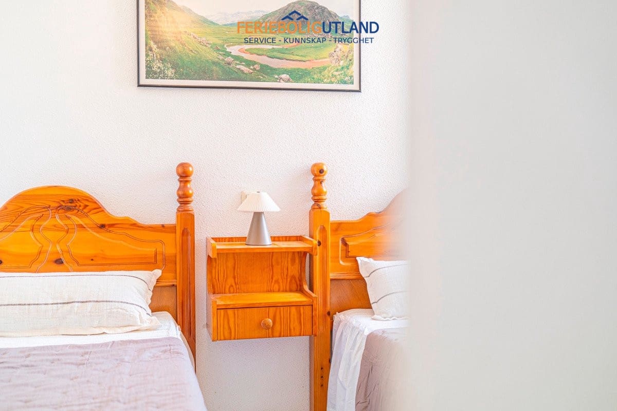 2 soverom Leilighet til salgs i Torrevieja med svømmebasseng garasje - € 129 000 (Ref: 10015844)