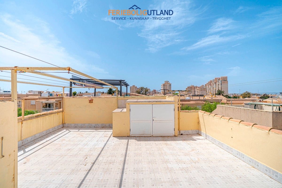 2 soverom Leilighet til salgs i Torrevieja med svømmebasseng garasje - € 129 000 (Ref: 10015844)