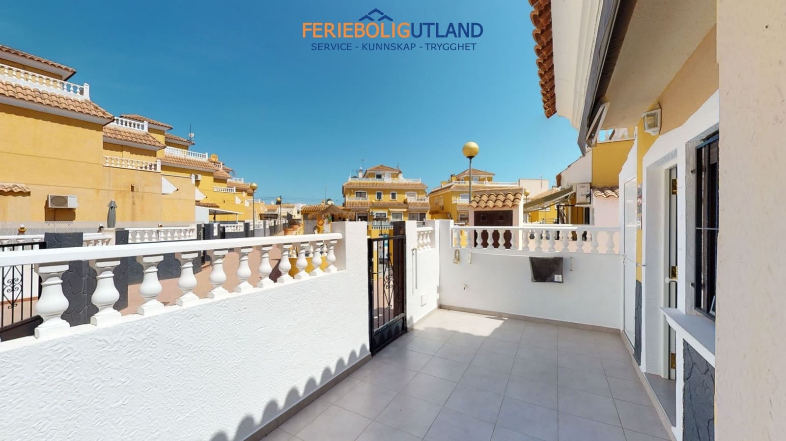 3 chambre Maison de Ville à vendre à Playa Flamenca avec piscine - 229 000 € (Ref: 10019365)