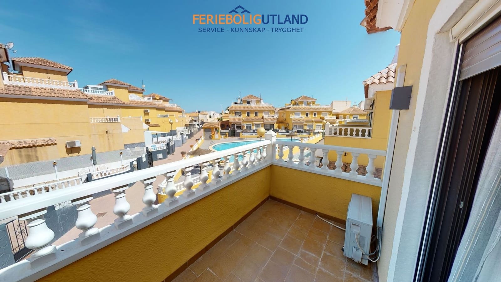 3 chambre Maison de Ville à vendre à Playa Flamenca avec piscine - 229 000 € (Ref: 10019365)