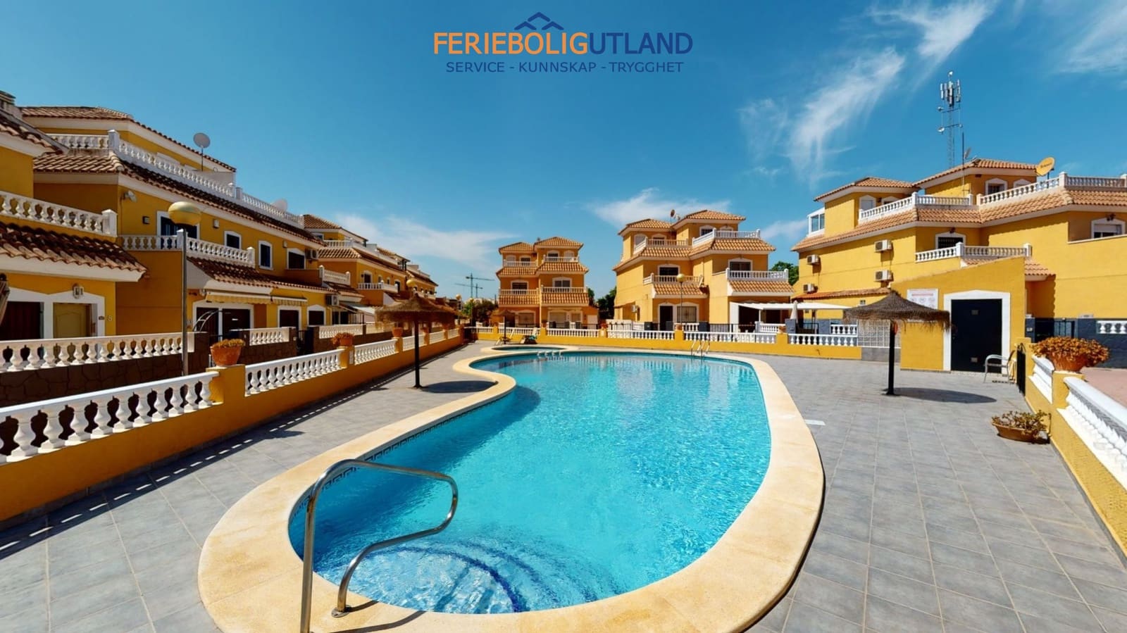 3 chambre Maison de Ville à vendre à Playa Flamenca avec piscine - 229 000 € (Ref: 10019365)