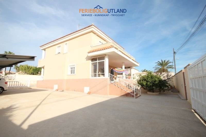 Chalet de 5 habitaciones en Aguas Nuevas en venta con piscina - 620.000 € (Ref: 10019532)