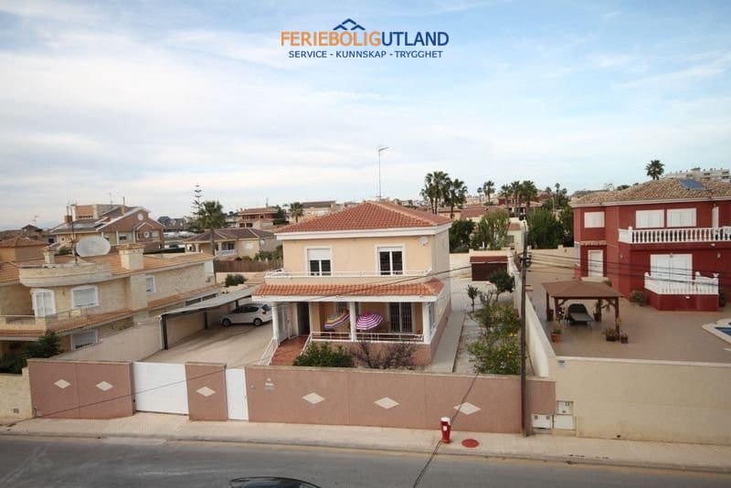 Chalet de 5 habitaciones en Aguas Nuevas en venta con piscina - 620.000 € (Ref: 10019532)