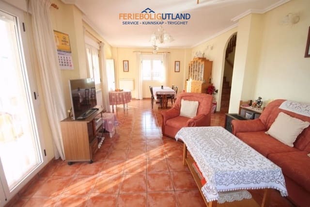 5 soveværelse Villa til salg i Aguas Nuevas, Torrevieja med swimmingpool - € 620.000 (Ref: 10019532)