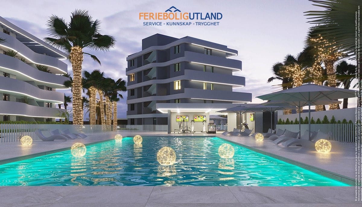 3 quarto Casa em Banda para venda em El Raso com piscina garagem - 464 900 € (Ref: 10019534)