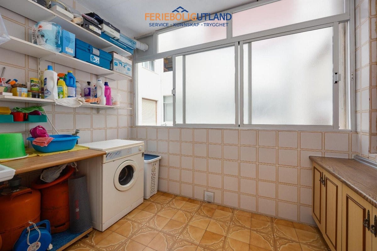 Apartamento de 3 habitaciones en Torrevieja en venta con piscina - 256.000 € (Ref: 10019705)