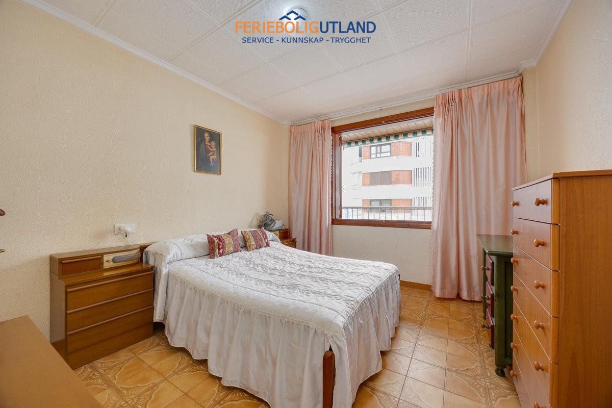 Apartamento de 3 habitaciones en Torrevieja en venta con piscina - 256.000 € (Ref: 10019705)