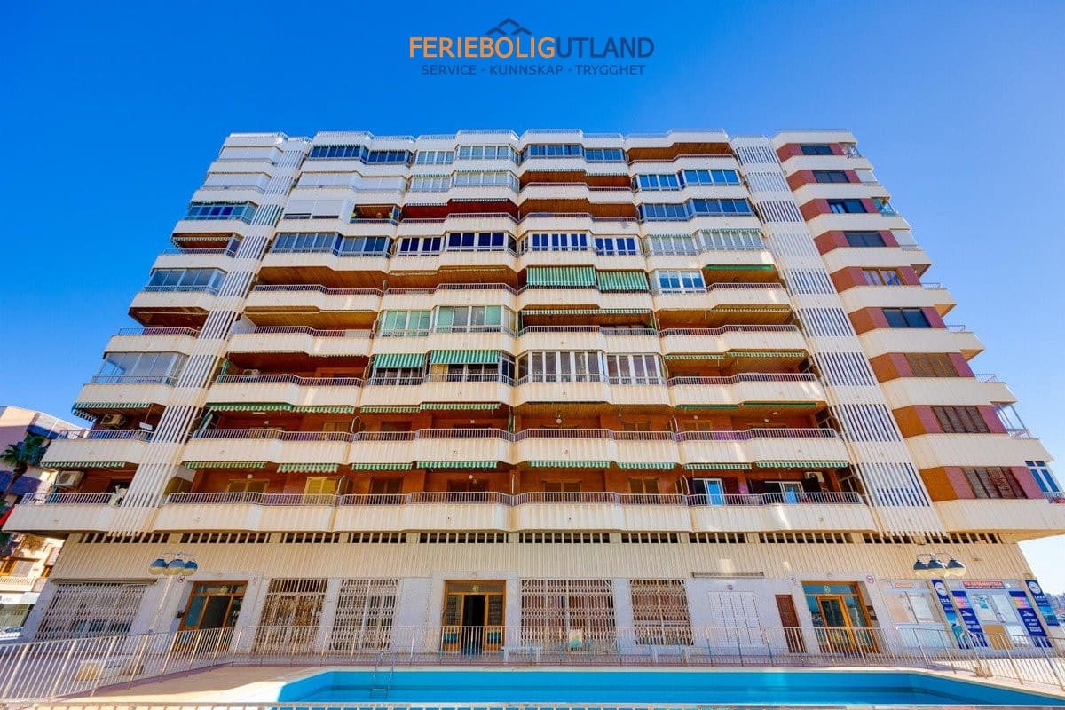 Apartamento de 3 habitaciones en Torrevieja en venta con piscina - 256.000 € (Ref: 10019705)