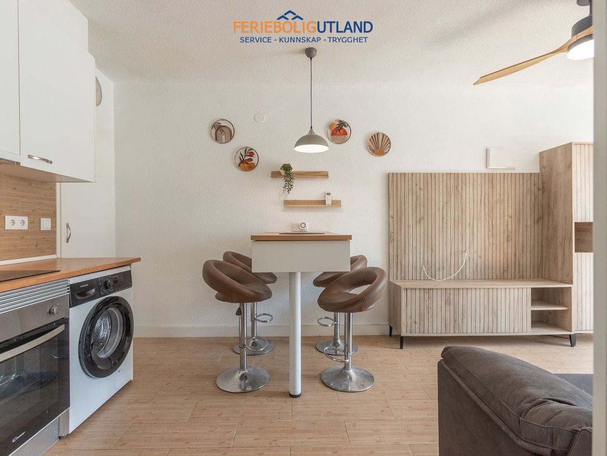 1 sypialnia Apartament na sprzedaż w Torrevieja z basenem garażem - 115 000 € (Ref: 10021859)