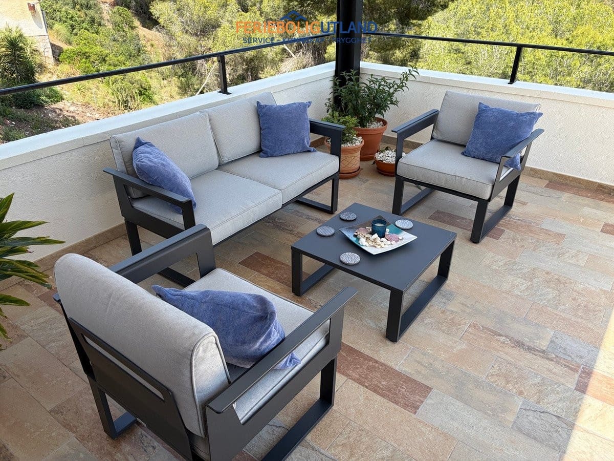 4 bedroom Villa for sale in Pinar de Campoverde with pool garage - € 699,950 (Ref: 10029527)