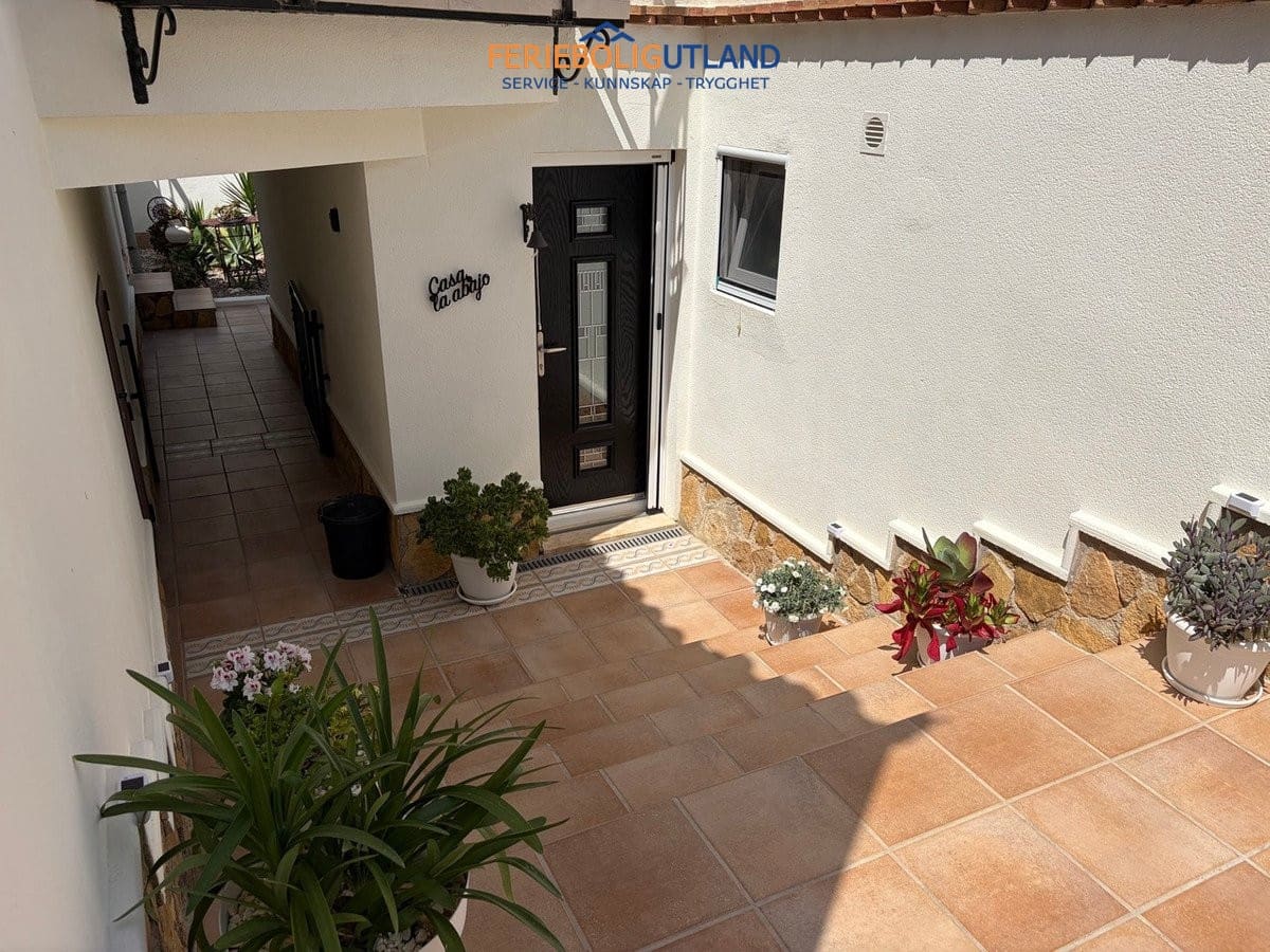 4 bedroom Villa for sale in Pinar de Campoverde with pool garage - € 699,950 (Ref: 10029527)