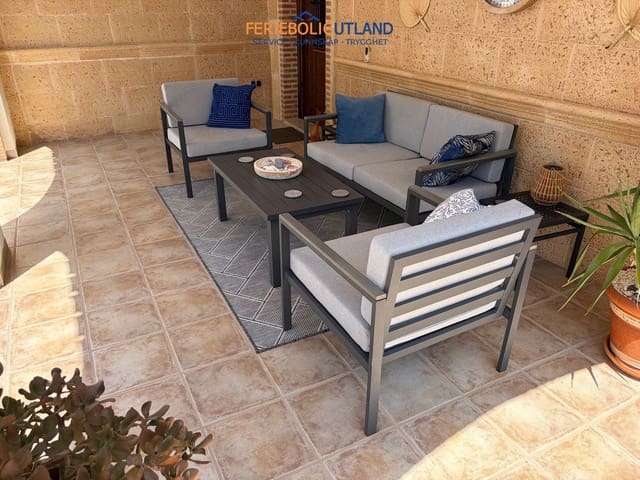 4 bedroom Villa for sale in Pinar de Campoverde, Pilar de la Horadada with pool garage - € 699,950 (Ref: 10029527)
