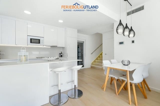3 soverom Villa til salgs i Pilar de la Horadada ciudad, Pilar de la Horadada med svømmebasseng garasje - € 424 950 (Ref: 10029528)