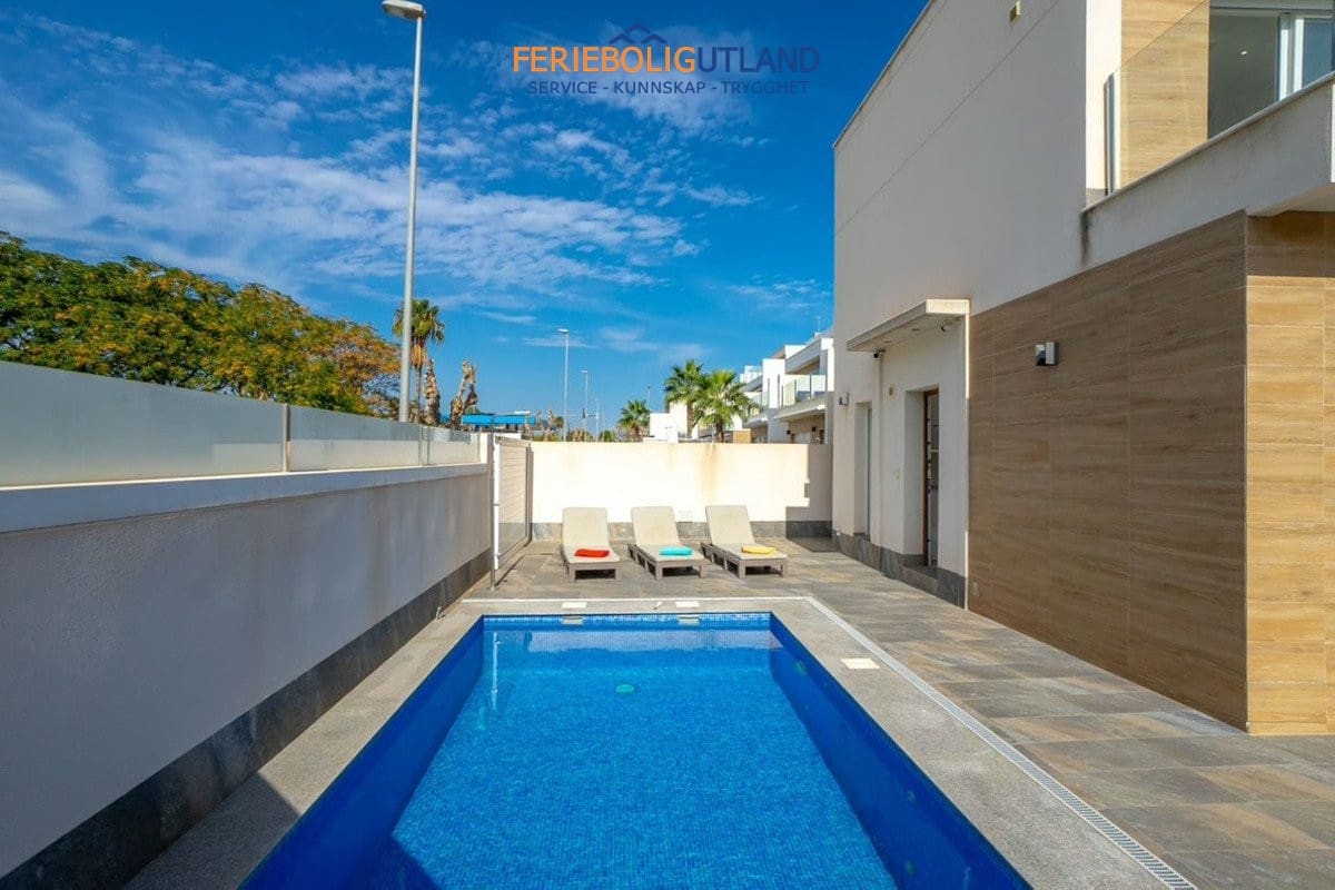 3 soverom Villa til salgs i Pilar de la Horadada med svømmebasseng garasje - € 424 950 (Ref: 10029528)
