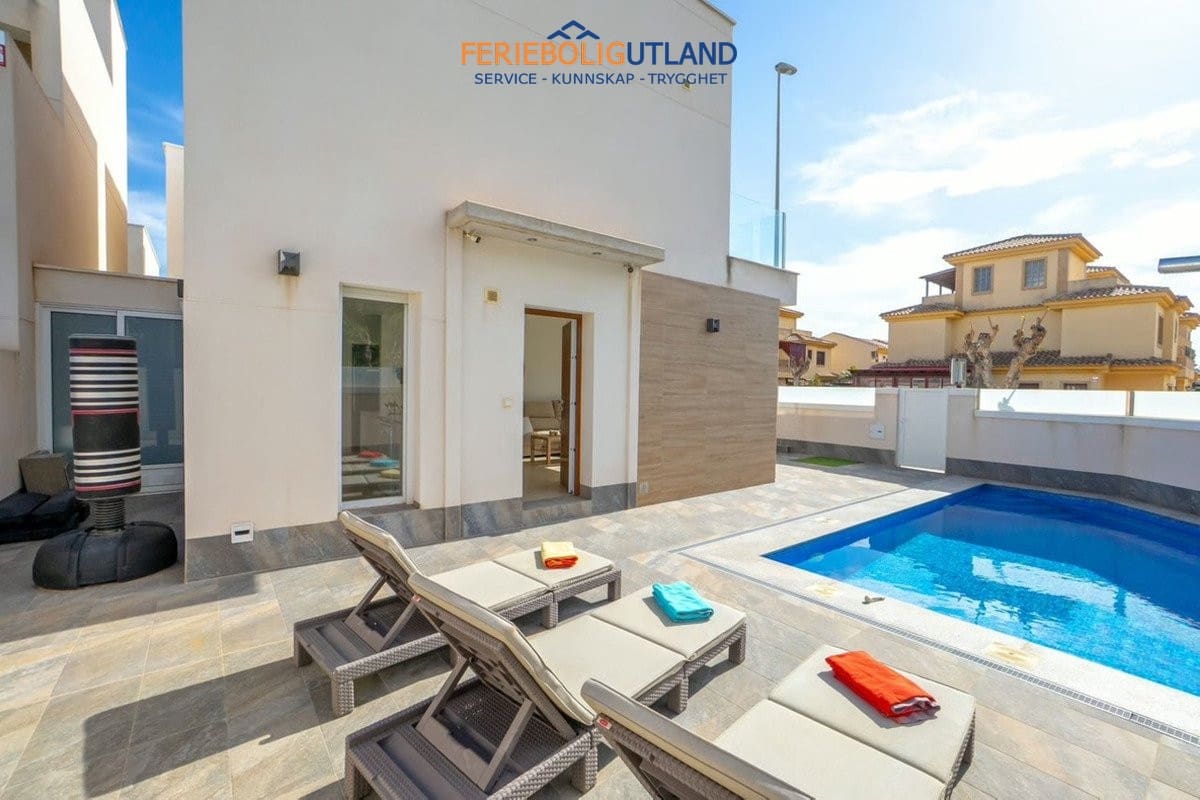 3 soverom Villa til salgs i Pilar de la Horadada med svømmebasseng garasje - € 424 950 (Ref: 10029528)