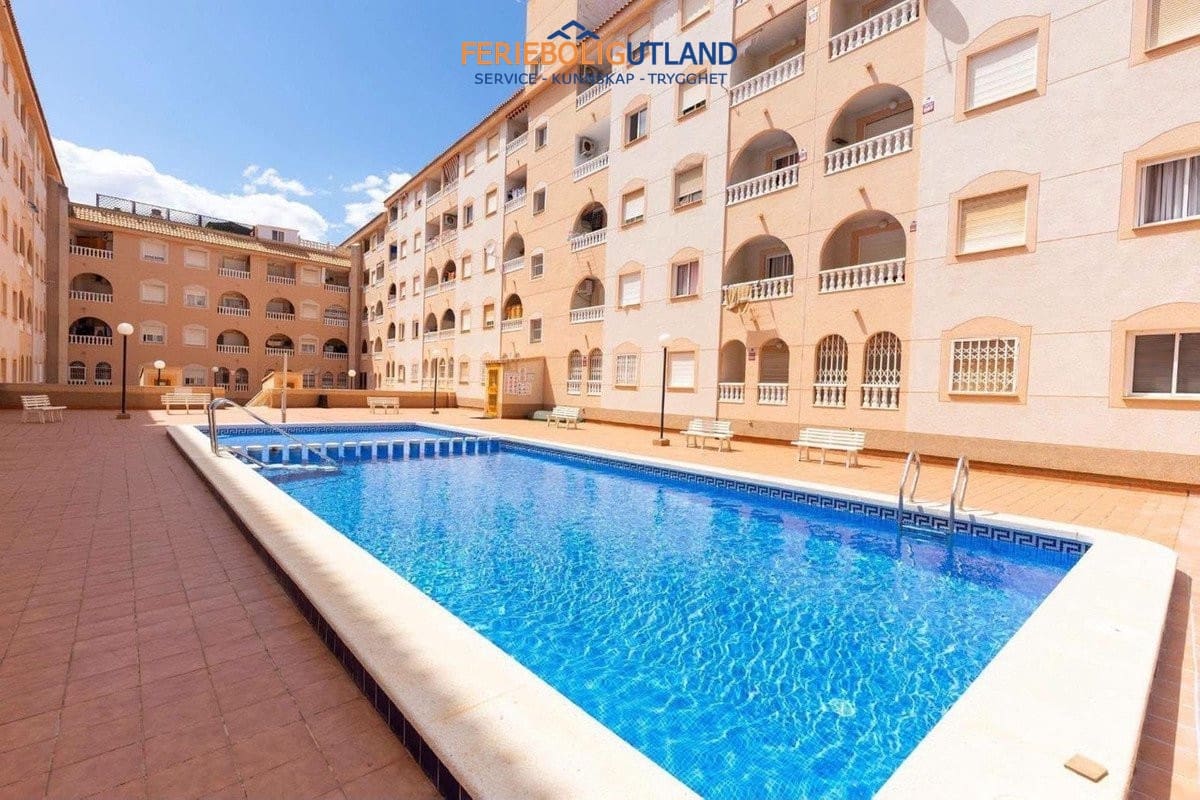 Apartamento de 1 habitación en Torrevieja en venta con piscina garaje - 145.000 € (Ref: 10029531)