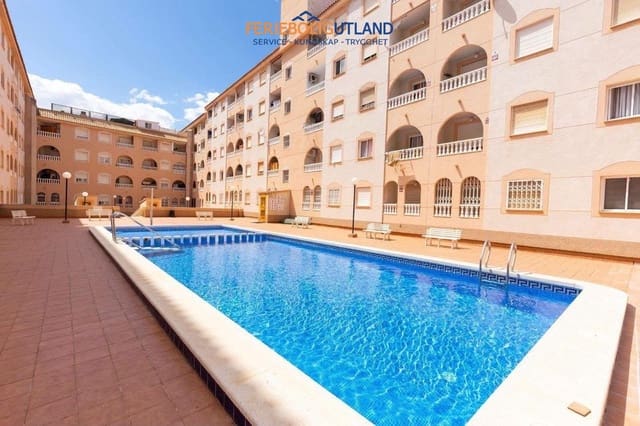 Apartamento de 1 habitación en Torrevieja en venta con piscina garaje - 145.000 € (Ref: 10029531)