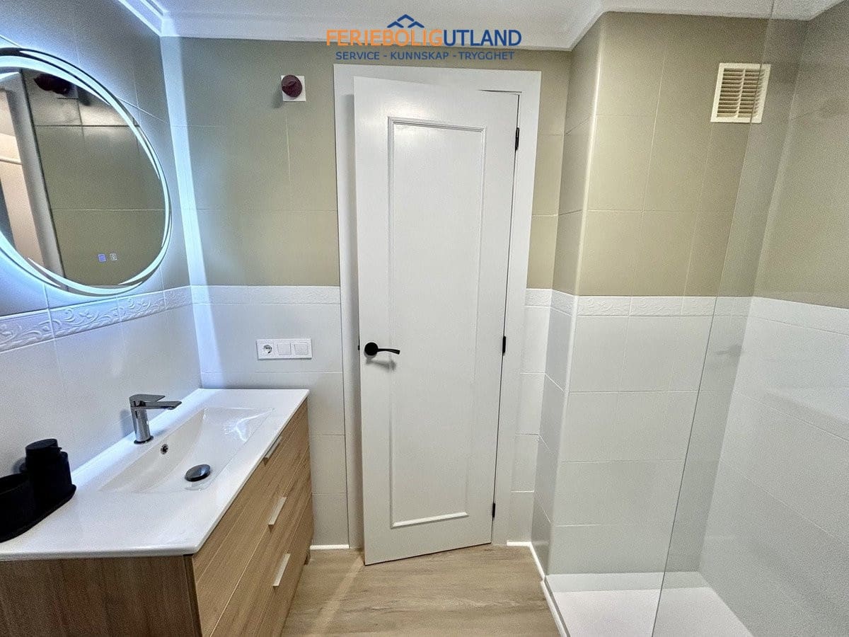 Apartamento de 1 habitación en Torrevieja en venta con piscina garaje - 145.000 € (Ref: 10029531)