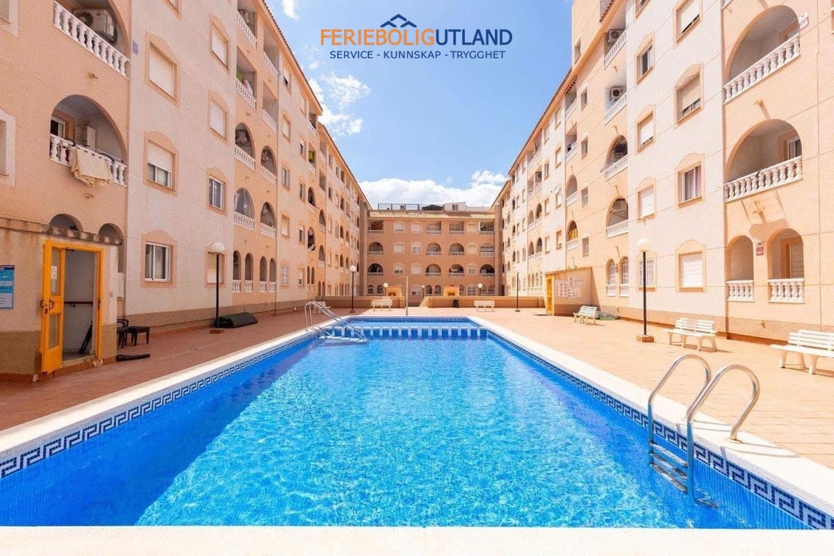 Apartamento de 1 habitación en Torrevieja en venta con piscina garaje - 145.000 € (Ref: 10029531)