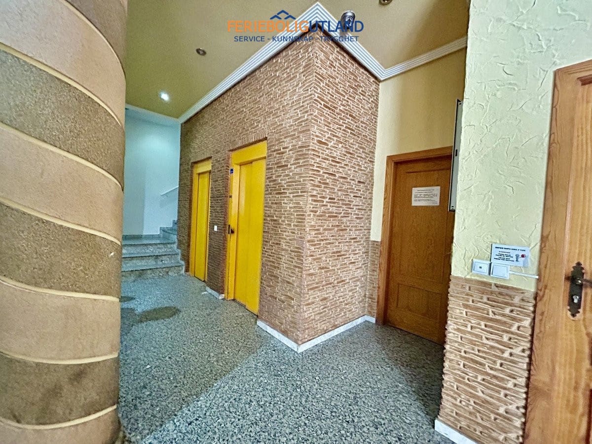Apartamento de 1 habitación en Torrevieja en venta con piscina garaje - 145.000 € (Ref: 10029531)