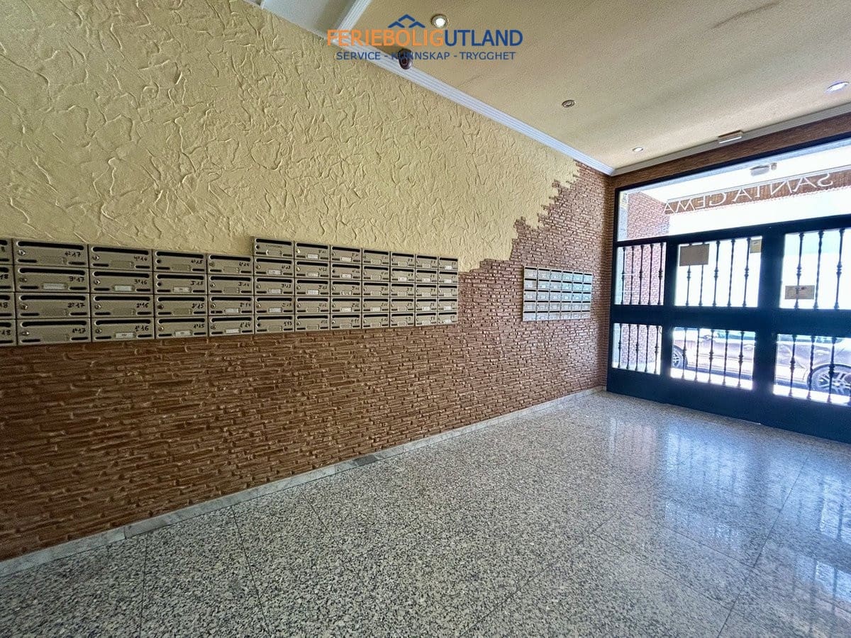 Apartamento de 1 habitación en Torrevieja en venta con piscina garaje - 145.000 € (Ref: 10029531)