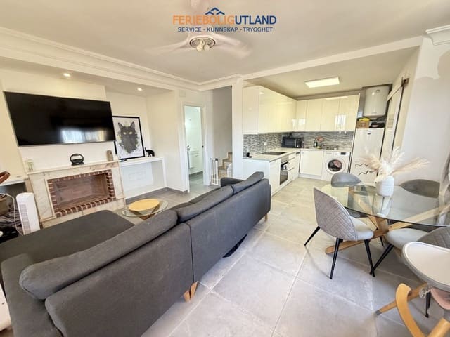 3 sypialnia Willa na sprzedaż w Villamartin, Orihuela z basenem garażem - 220 000 € (Ref: 10029590)