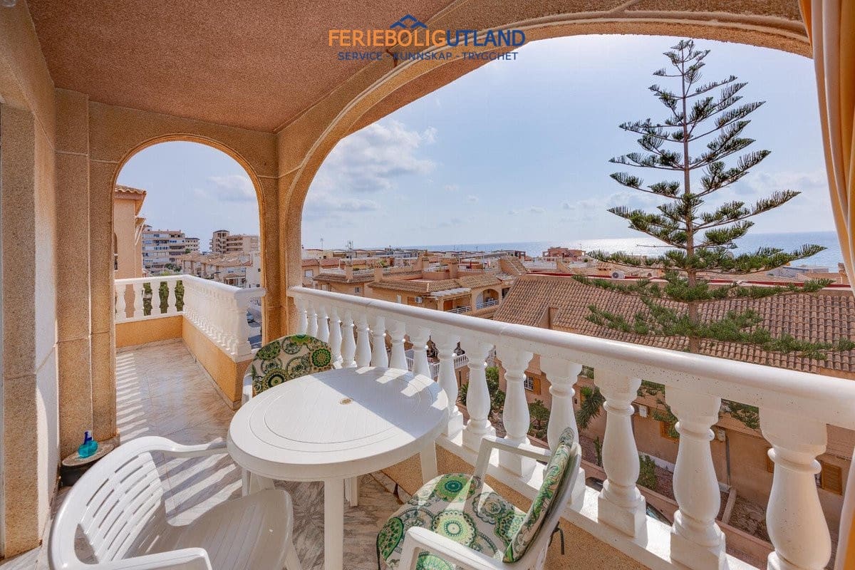 2 makuuhuone Huoneisto myytävänä paikassa Torrevieja mukana uima-altaan - 219 500 € (Ref: 10029594)