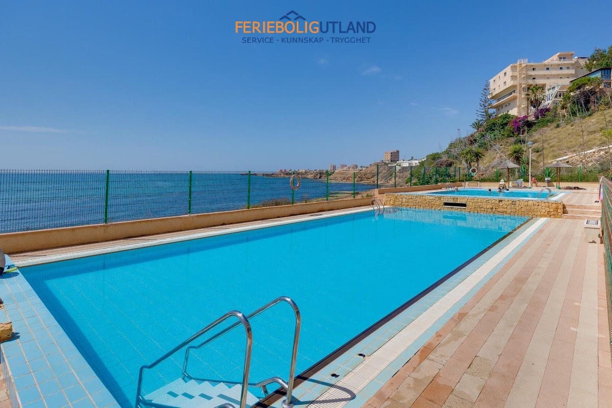 2 makuuhuone Huoneisto myytävänä paikassa Torrevieja mukana uima-altaan - 219 500 € (Ref: 10029594)