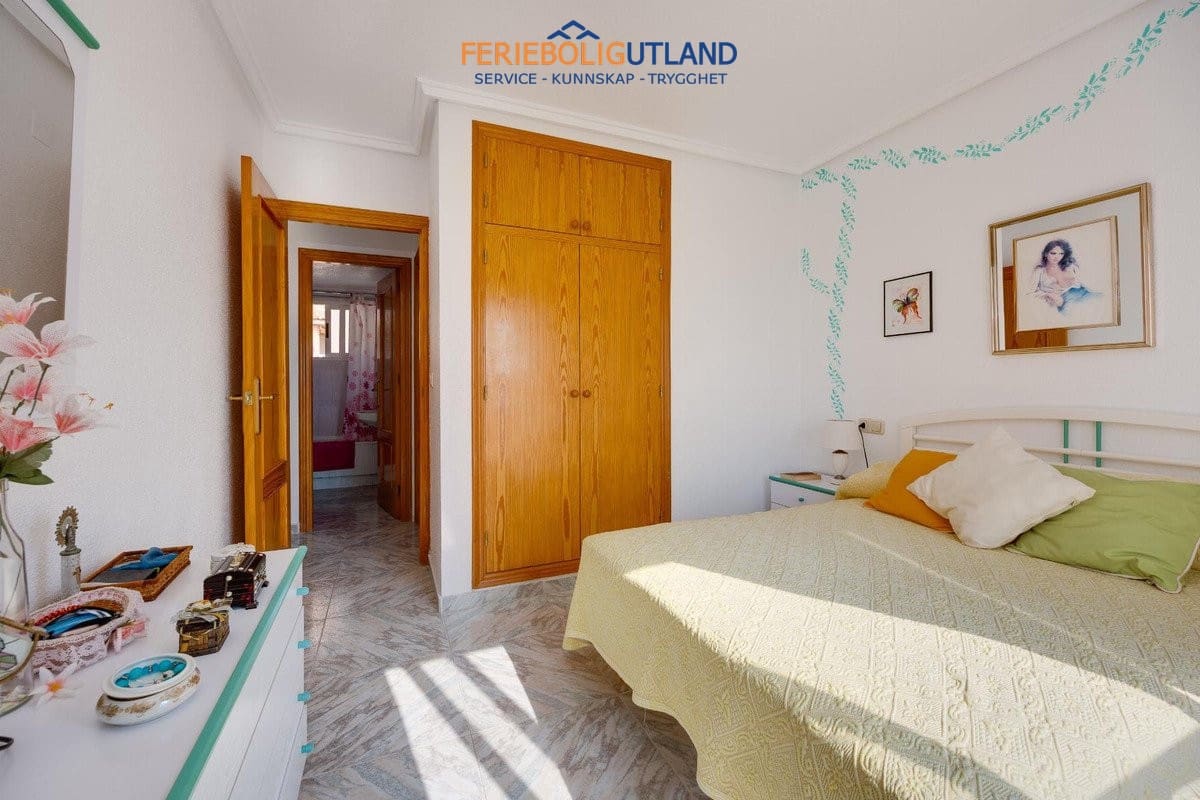 2 makuuhuone Huoneisto myytävänä paikassa Torrevieja mukana uima-altaan - 219 500 € (Ref: 10029594)