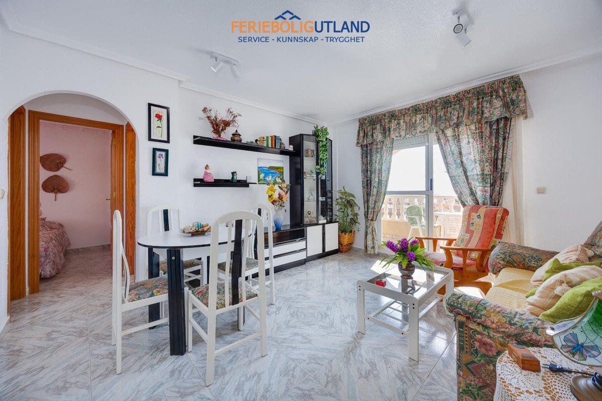 2 makuuhuone Huoneisto myytävänä paikassa Torrevieja mukana uima-altaan - 219 500 € (Ref: 10029594)