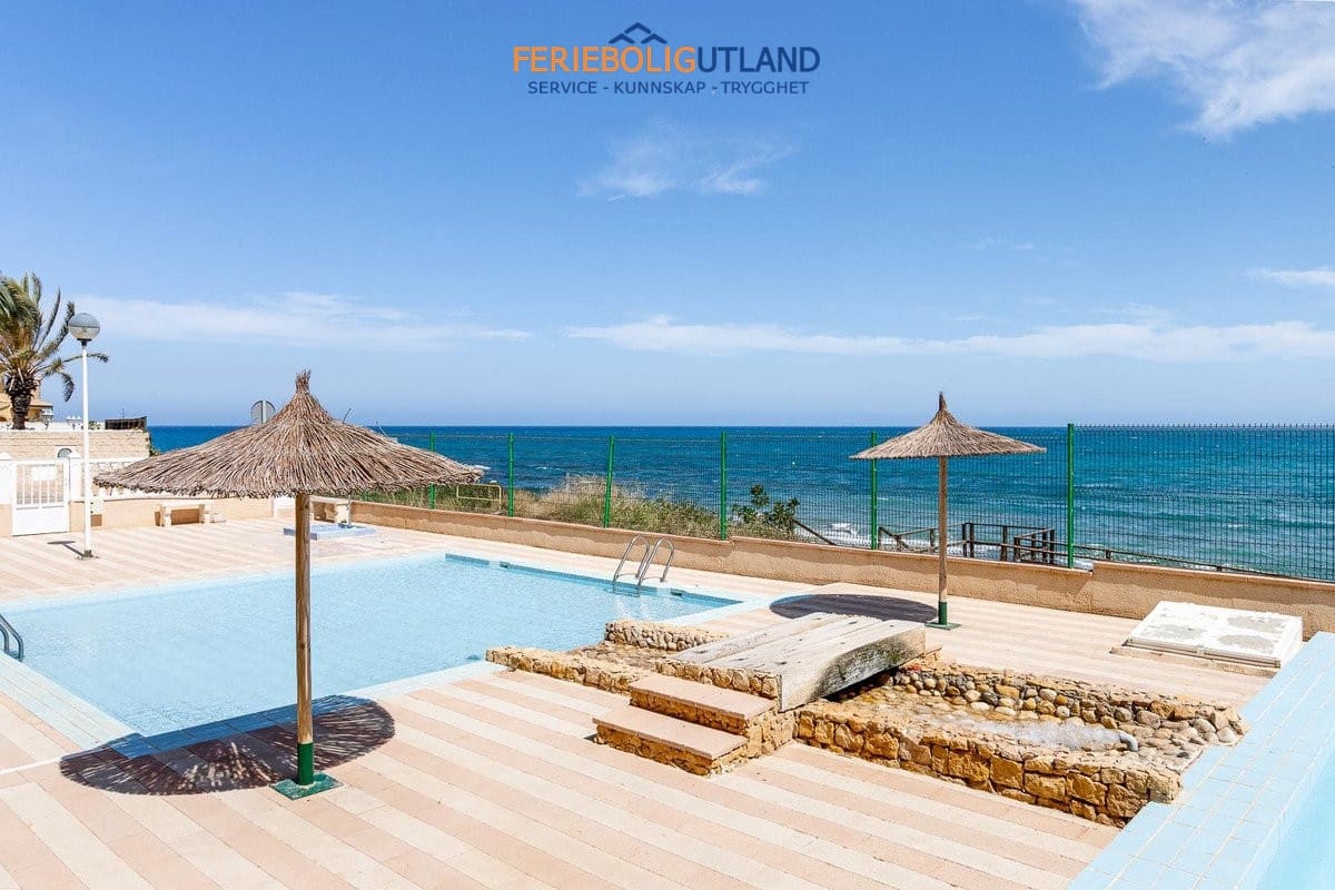 2 makuuhuone Huoneisto myytävänä paikassa Torrevieja mukana uima-altaan - 219 500 € (Ref: 10029594)