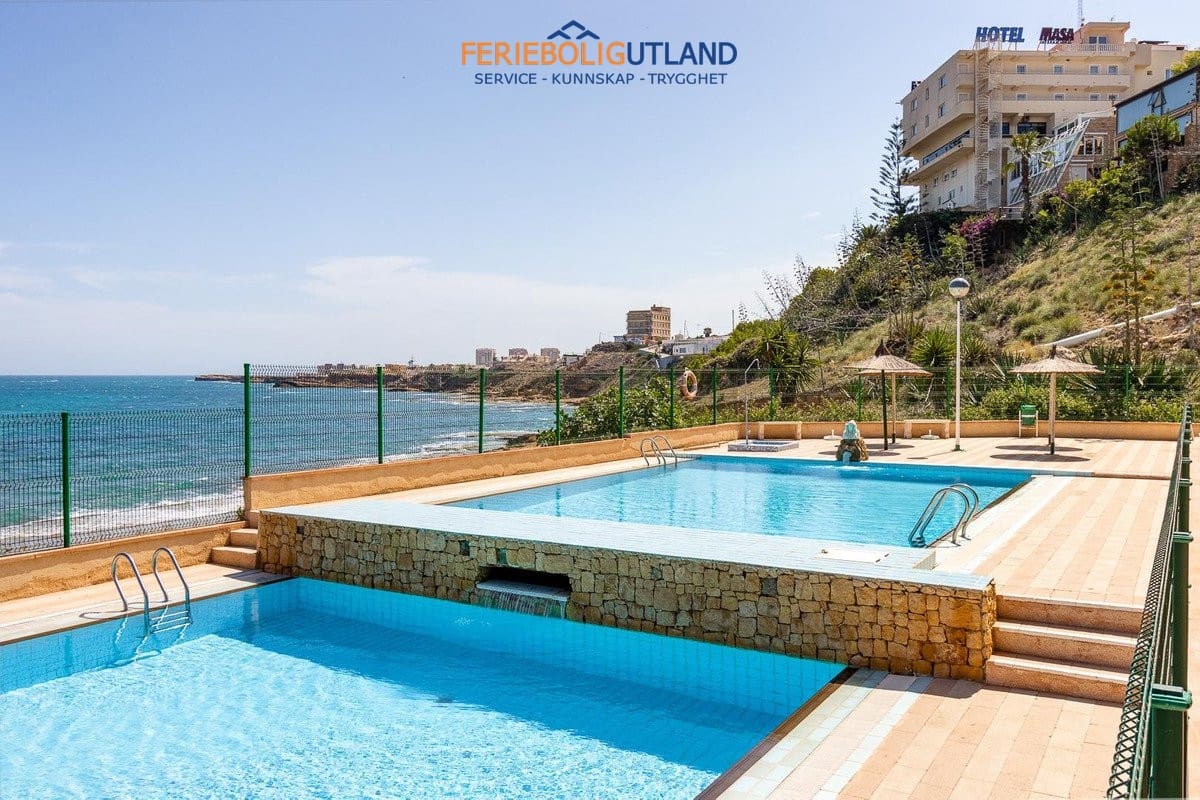 2 makuuhuone Huoneisto myytävänä paikassa Torrevieja mukana uima-altaan - 219 500 € (Ref: 10029594)