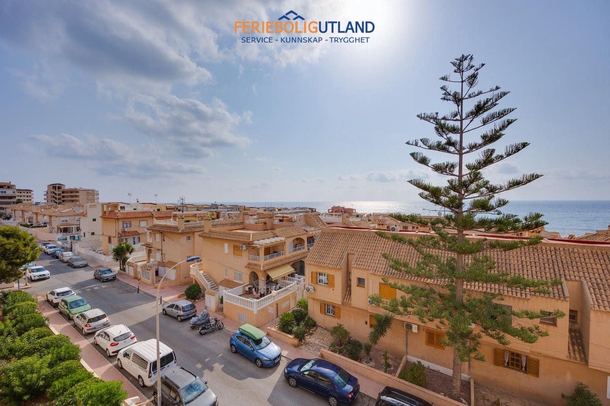 2 makuuhuone Huoneisto myytävänä paikassa Torrevieja mukana uima-altaan - 219 500 € (Ref: 10029594)