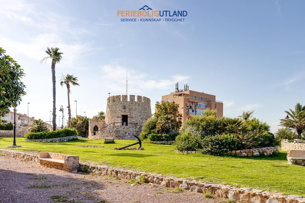 2 makuuhuone Huoneisto myytävänä paikassa Torrevieja mukana uima-altaan - 219 500 € (Ref: 10029594)