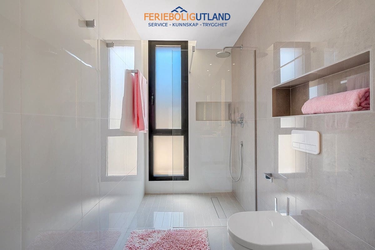 4 slaapkamer Villa te koop in Guardamar del Segura met zwembad garage - € 1.250.000 (Ref: 10029599)
