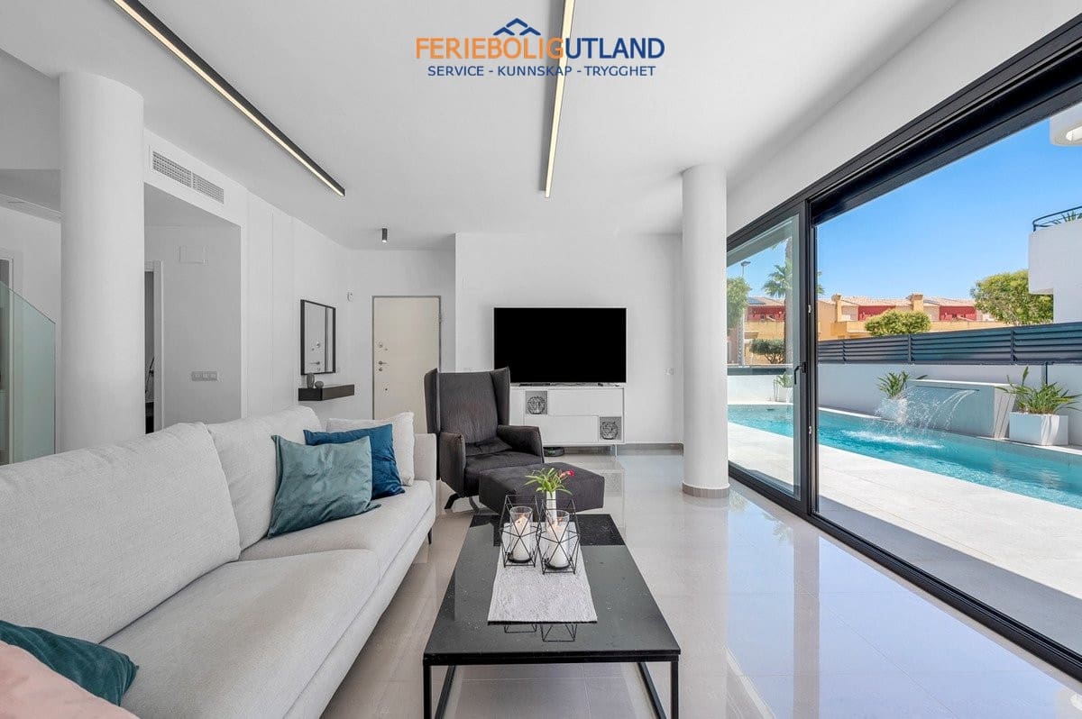 4 slaapkamer Villa te koop in Guardamar del Segura met zwembad garage - € 1.250.000 (Ref: 10029599)