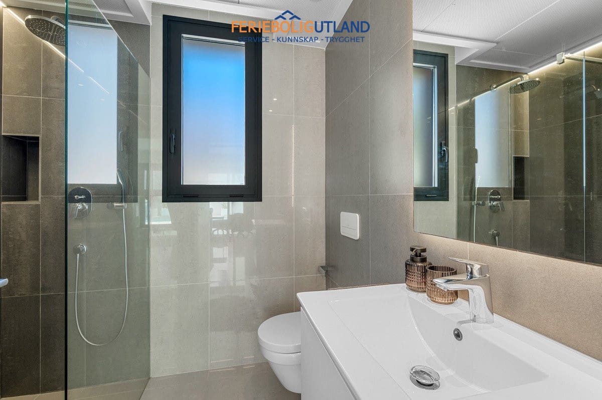 4 slaapkamer Villa te koop in Guardamar del Segura met zwembad garage - € 1.250.000 (Ref: 10029599)
