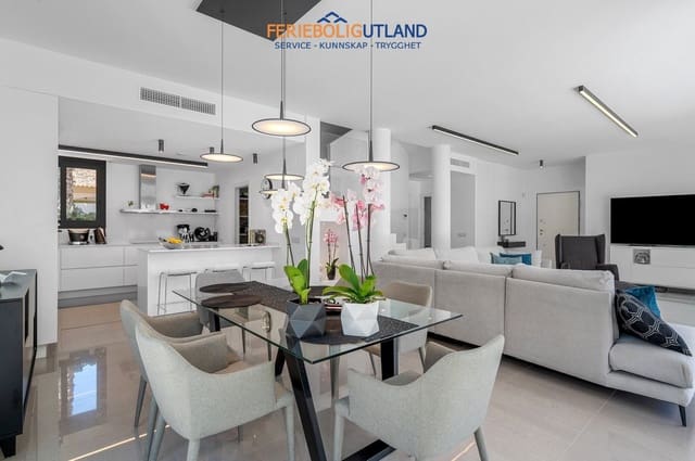 4 soveværelse Villa til salg i Zona Pueblo, Guardamar del Segura med swimmingpool garage - € 1.250.000 (Ref: 10029599)